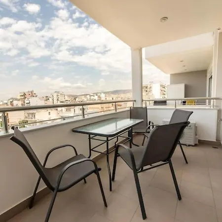 Cozy 2-Bedroom Apartment In Piraeus Exterior photo