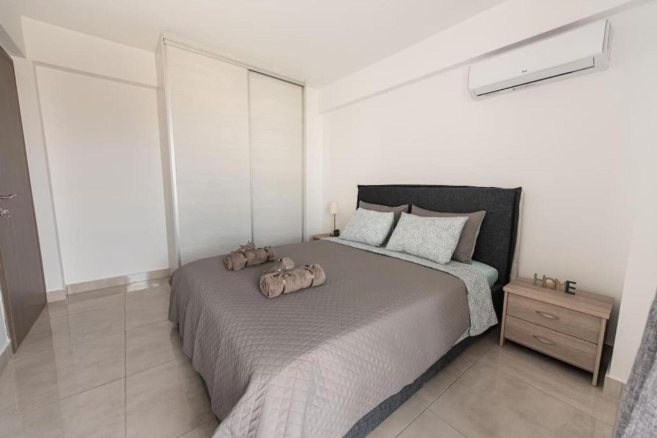 Apartment Cozy 2-bedroom In Piraeus